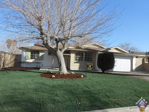 37508 E 4th St, Palmdale, CA 93550 photo 2