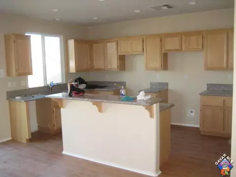 38217 Grant Dr, Palmdale, CA 93552 photo 2