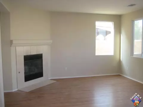 38217 Grant Dr, Palmdale, CA 93552 photo 3