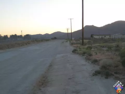 319 Trotter Ave, Mojave, CA 93501 photo 8