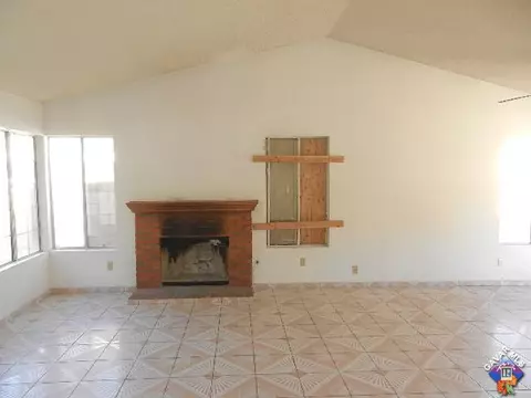 37442 37th St, Palmdale, CA 93550 photo 4