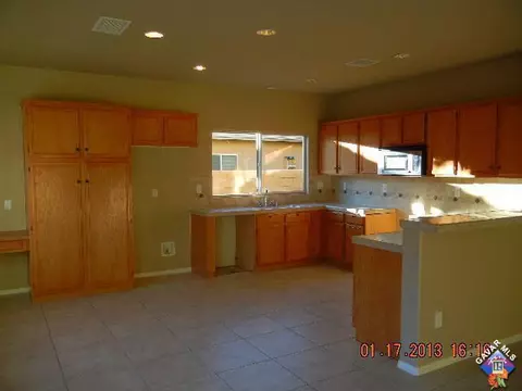 5818 Adobe Dr, Palmdale, CA 93552 photo 2