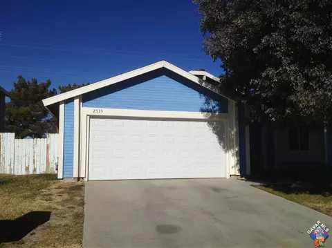 2535 Emerald Ln, Lancaster, CA 93535 photo 3