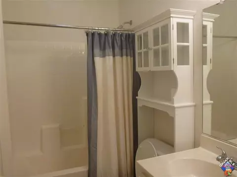 2012 Hart Ct, Lancaster, CA 93536 photo 4