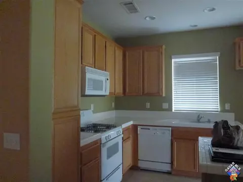 2012 Hart Ct, Lancaster, CA 93536 photo 3