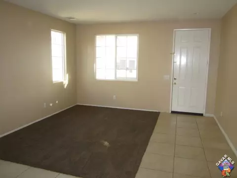 3753 Saddleback Dr, Palmdale, CA 93550 photo 3