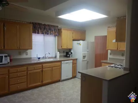 7311 Sandpiper Dr, Lancaster, CA 93536 photo 4