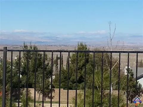 7311 Sandpiper Dr, Lancaster, CA 93536 photo 12