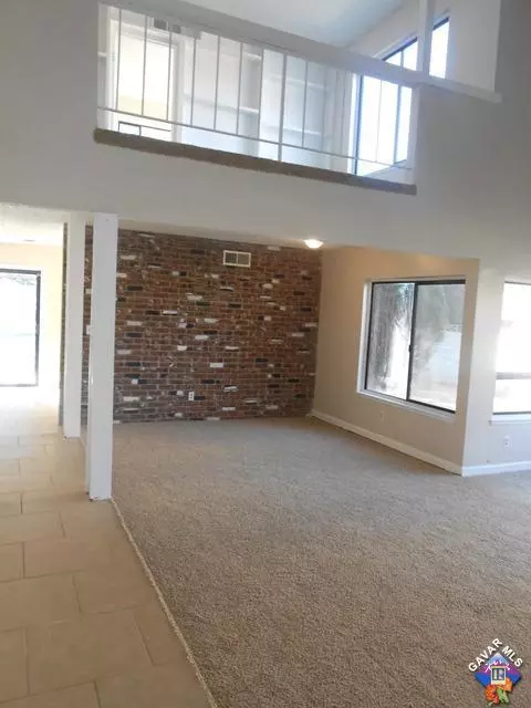 1014 Morven St, Lancaster, CA 93535 photo 4