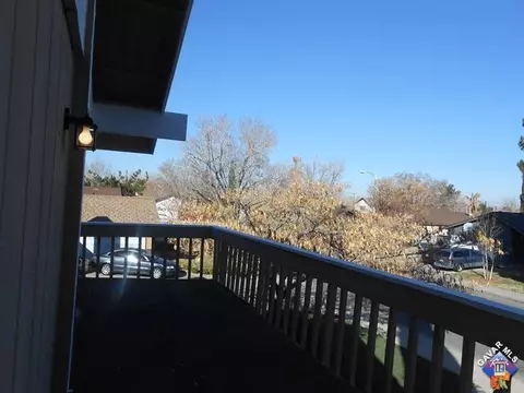 1014 Morven St, Lancaster, CA 93535 photo 3
