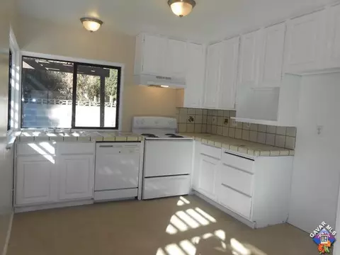 1014 Morven St, Lancaster, CA 93535 photo 9