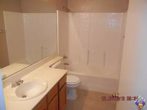 6321 Jasper Ct, Lancaster, CA 93536 photo 7