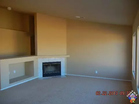 6321 Jasper Ct, Lancaster, CA 93536 photo 2