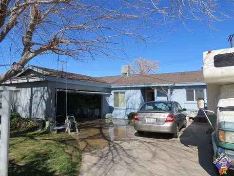 327 Avenue J8 E, Lancaster, CA 93535 photo 1