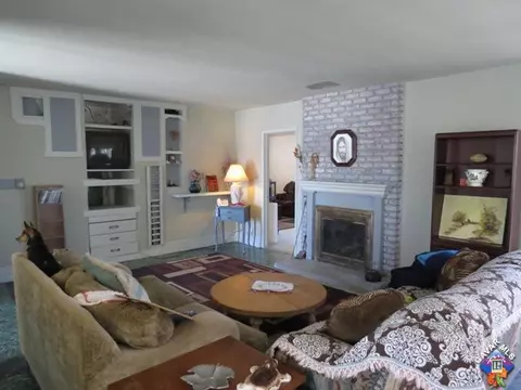 327 Avenue J8 E, Lancaster, CA 93535 photo 3