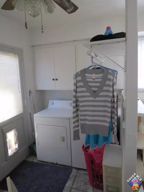 327 Avenue J8 E, Lancaster, CA 93535 photo 10