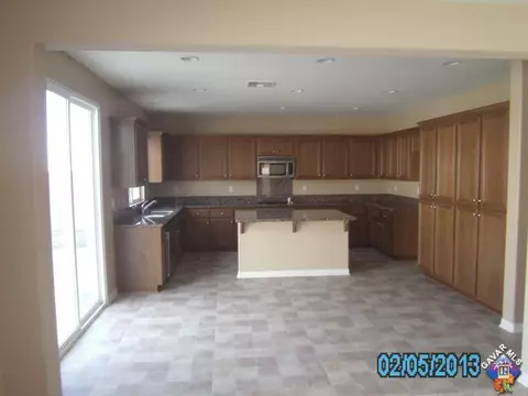 6811 Atmore St, Palmdale, CA 93552 photo 2