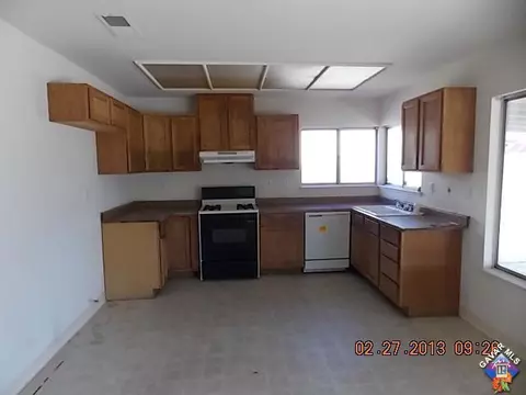 37806 Maureen St, Palmdale, CA 93550 photo 4