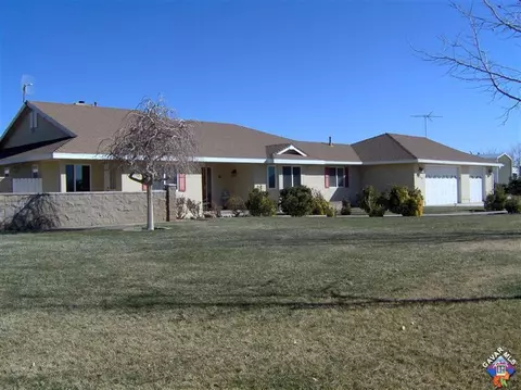 8115 W Avenue D2, Lancaster, CA 93536 photo 1