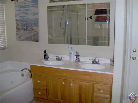 8115 W Avenue D2, Lancaster, CA 93536 photo 16