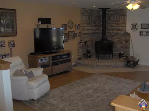 8115 W Avenue D2, Lancaster, CA 93536 photo 4