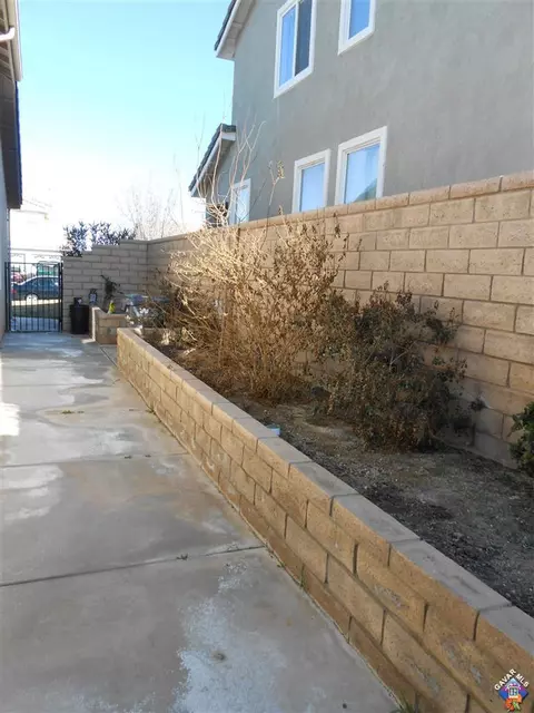 36535 Silverado Dr, Palmdale, CA 93550 photo 4