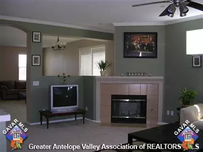 36535 Silverado Dr, Palmdale, CA 93550 photo 3