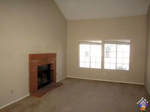 2130 Scott Ave, Palmdale, CA 93550 photo 2