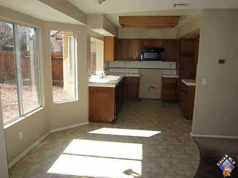 2130 Scott Ave, Palmdale, CA 93550 photo 6