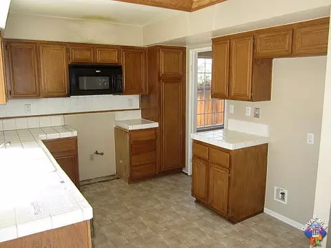 2130 Scott Ave, Palmdale, CA 93550 photo 11