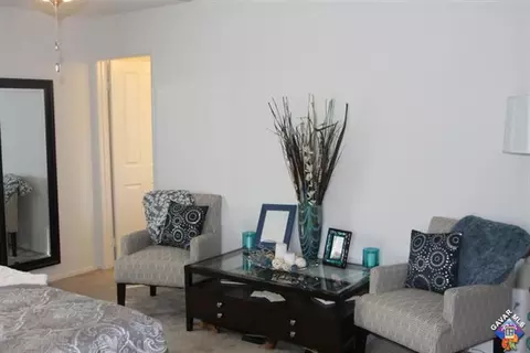 7060 Hemlock Ave, Lancaster, CA 93536 photo 13