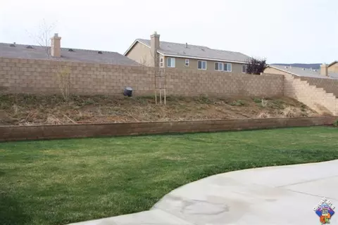 7060 Hemlock Ave, Lancaster, CA 93536 photo 3