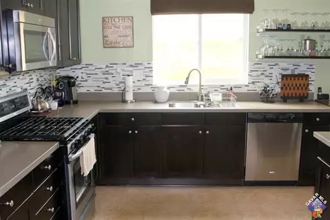 7060 Hemlock Ave, Lancaster, CA 93536 photo 6