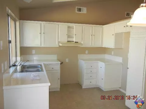 45258 23rd St, Lancaster, CA 93535 photo 2