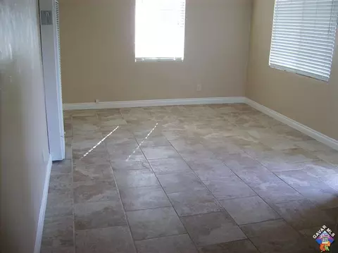 615 Avenue K8 E, Lancaster, CA 93535 photo 2