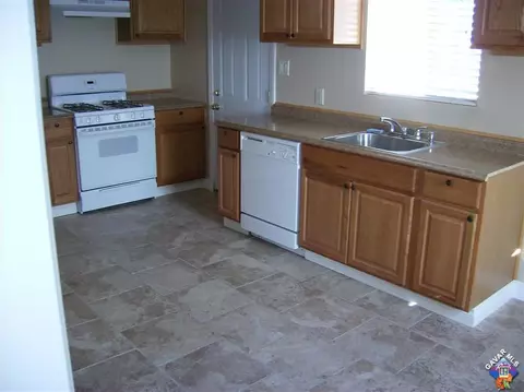 615 Avenue K8 E, Lancaster, CA 93535 photo 4