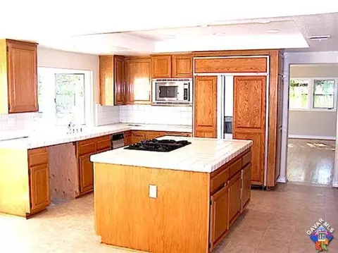 21628 Parvin Dr, Santa Clarita, CA 91350 photo 7
