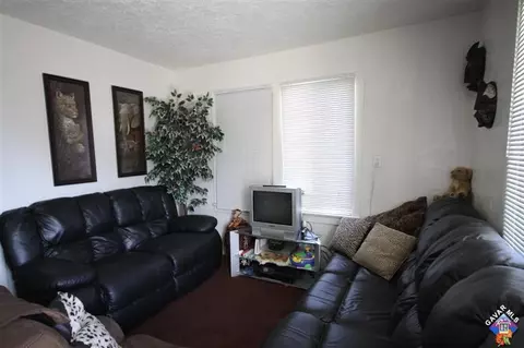 45112 Cedar Ave, Lancaster, CA 93534 photo 3