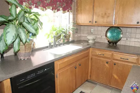 44253 Lively Ave, Lancaster, CA 93536 photo 3