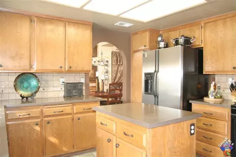 44253 Lively Ave, Lancaster, CA 93536 photo 2