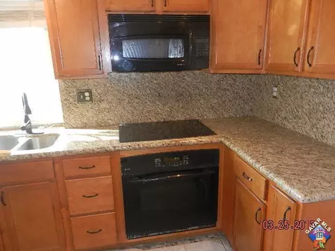 43046 Alep St, Lancaster, CA 93536 photo 4