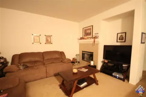 3750 Saddleback Dr, Palmdale, CA 93550 photo 5