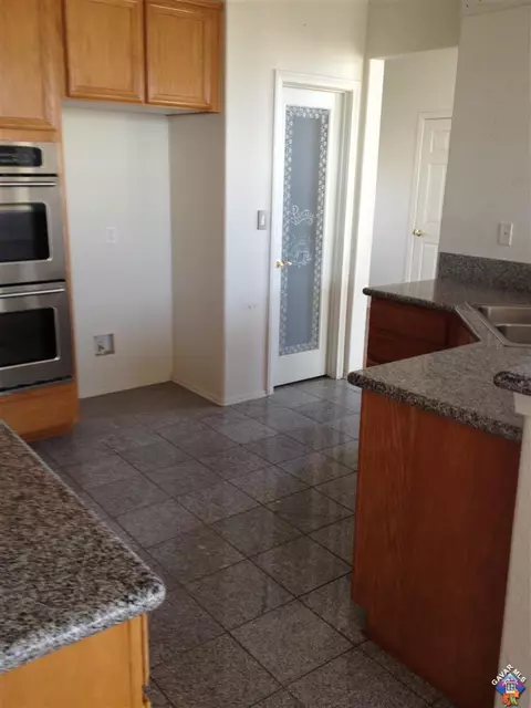 7036 Elder Ave, Rosamond, CA 93560 photo 2