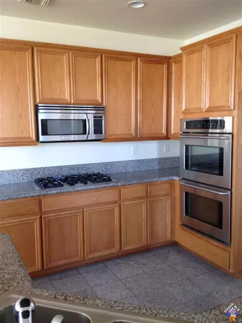 7036 Elder Ave, Rosamond, CA 93560 photo 3