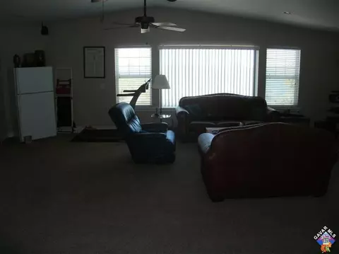 407 Lago Lindo Rd E, Palmdale, CA 93550 photo 11