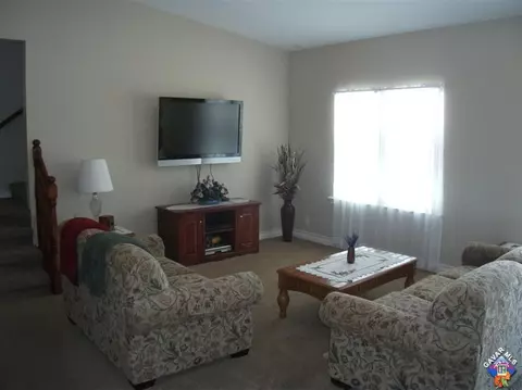 407 Lago Lindo Rd E, Palmdale, CA 93550 photo 7