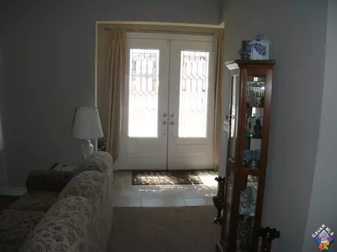 407 Lago Lindo Rd E, Palmdale, CA 93550 photo 9