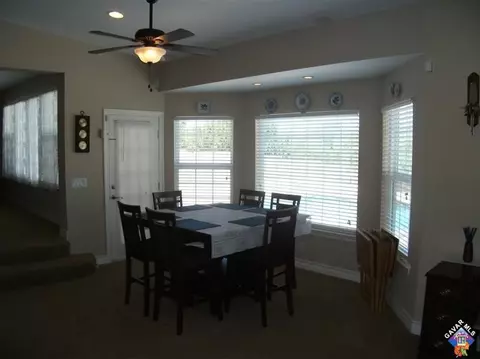 407 Lago Lindo Rd E, Palmdale, CA 93550 photo 3