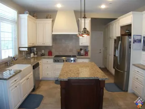 407 Lago Lindo Rd E, Palmdale, CA 93550 photo 6