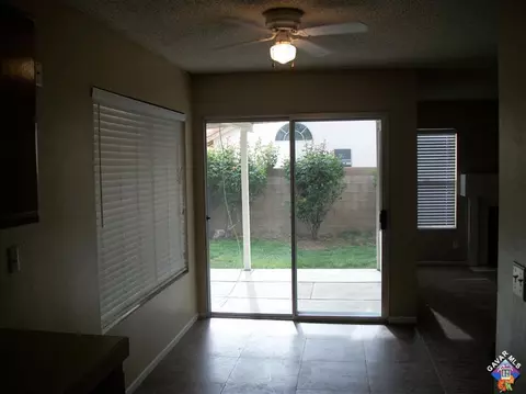 722 E Whitlatch Dr, Lancaster, CA 93535 photo 11